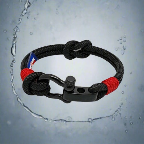 CAPTAIN Black Shackle Bracelet - Red