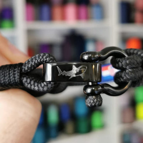 CAPTAIN Black Shackle Bracelet