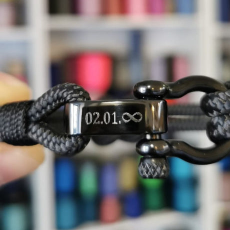 CAPTAIN Black Shackle Bracelet