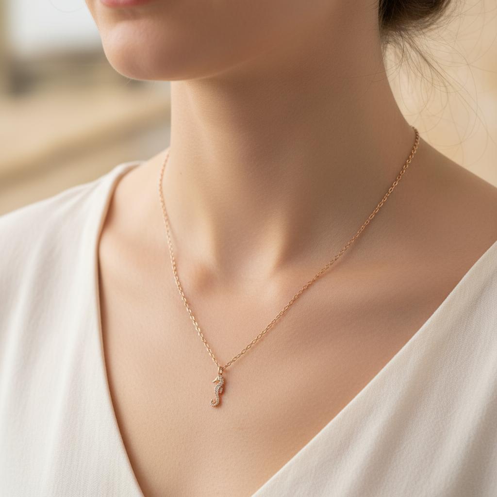 CHARMED MINI necklace sea horse pendant