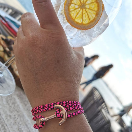 YACHT CLUB medium anchor bracelet neon pink